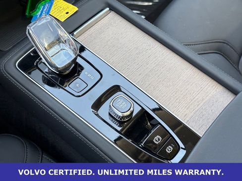 Certified 2025 Volvo XC90 B6 Plus AWD/4WD image 22