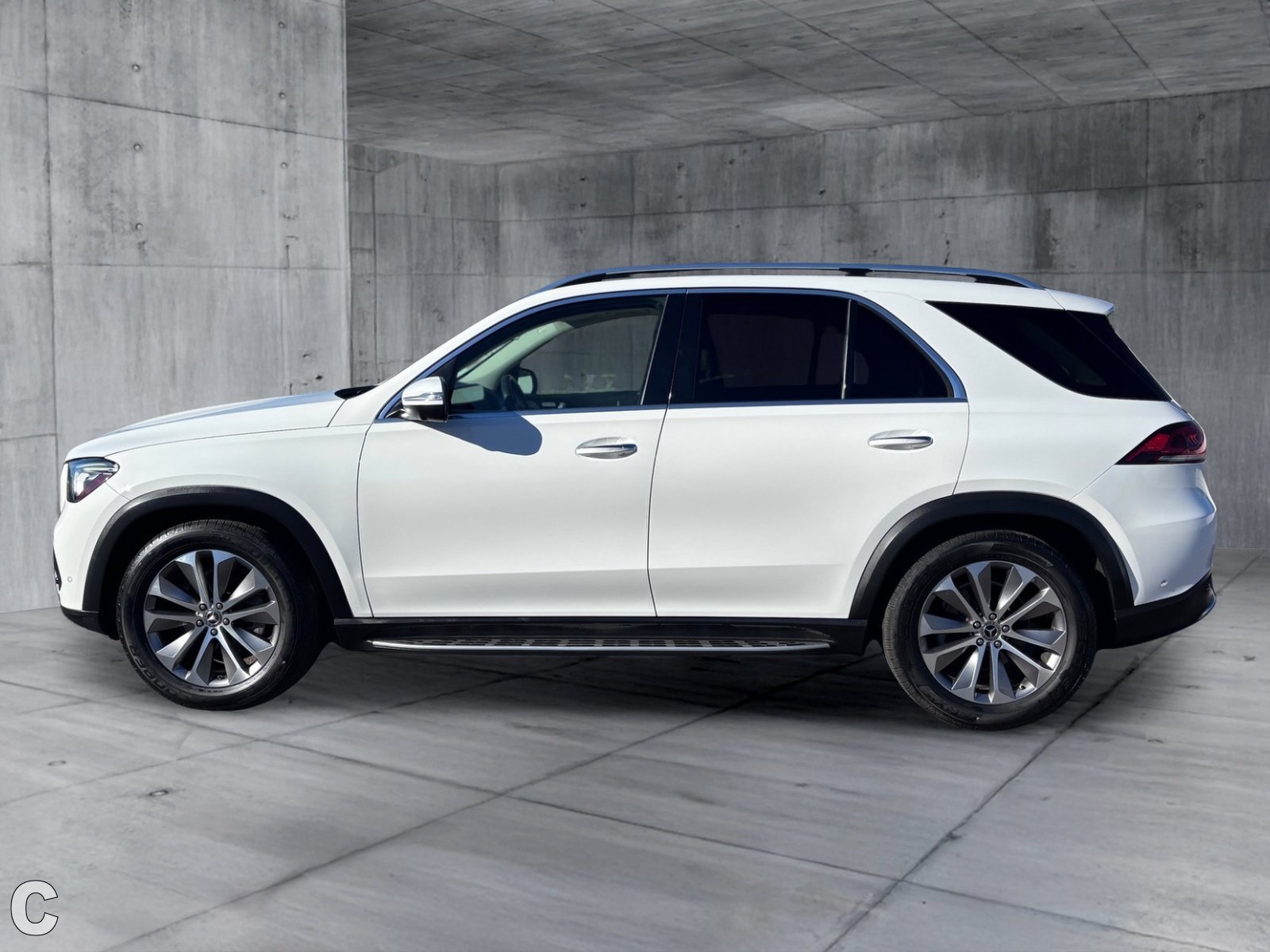 Used 2020 Mercedes-Benz GLE 350 image 3