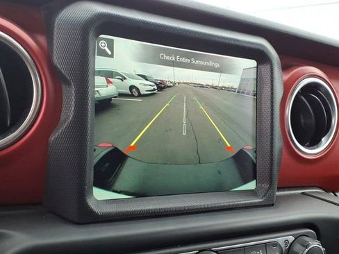 Used 2023 Jeep Gladiator Rubicon w/ Cold Weather Group image 13