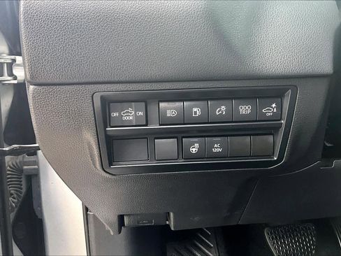 Used 2022 Toyota Tundra Limited AWD/4WD image 36