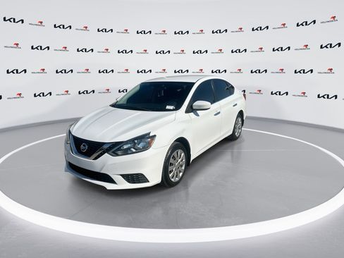 Used 2017 Nissan Sentra S image 4