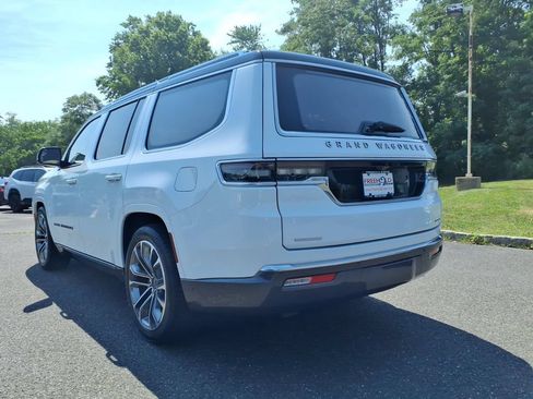 Used 2022 Jeep Grand Wagoneer Series III AWD/4WD image 21