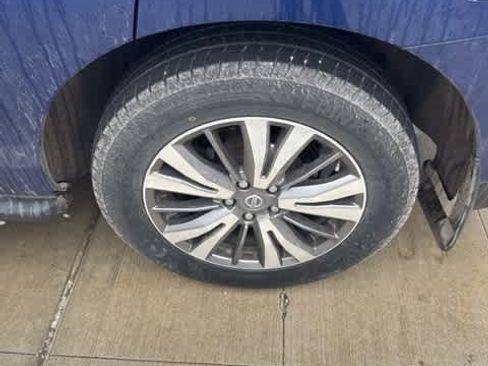 Used 2019 Nissan Pathfinder SL w/ Cargo Package image 8