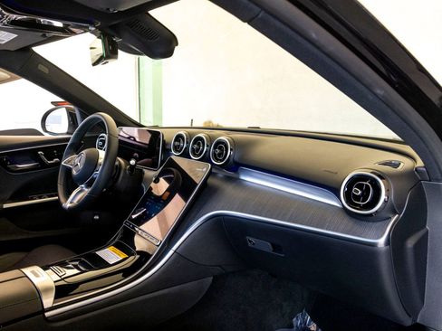 Used 2025 Mercedes-Benz C 300 Sedan image 21