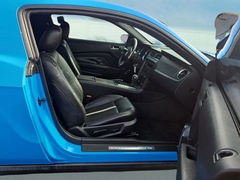 Used 2010 Ford Mustang GT image 13