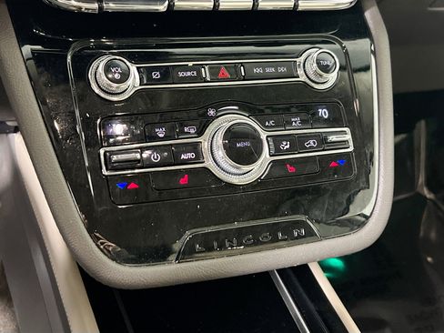 Used 2020 Lincoln Corsair AWD w/ Equipment Group 101A image 16