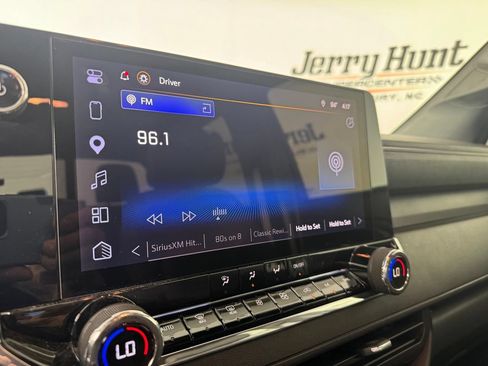 Used 2025 Chevrolet Colorado Trail Boss AWD/4WD image 17
