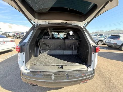 Used 2023 Chevrolet Traverse Premier w/ Redline Edition image 11