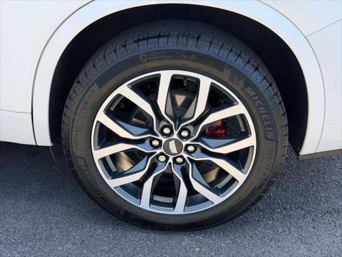 Used 2024 Cadillac XT6 Sport AWD/4WD image 9