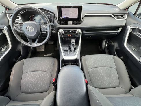 Used 2025 Toyota RAV4 XLE FWD image 11