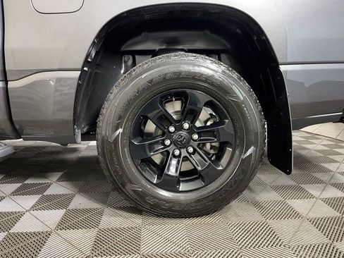 Used 2023 RAM 1500 Laramie AWD/4WD image 9