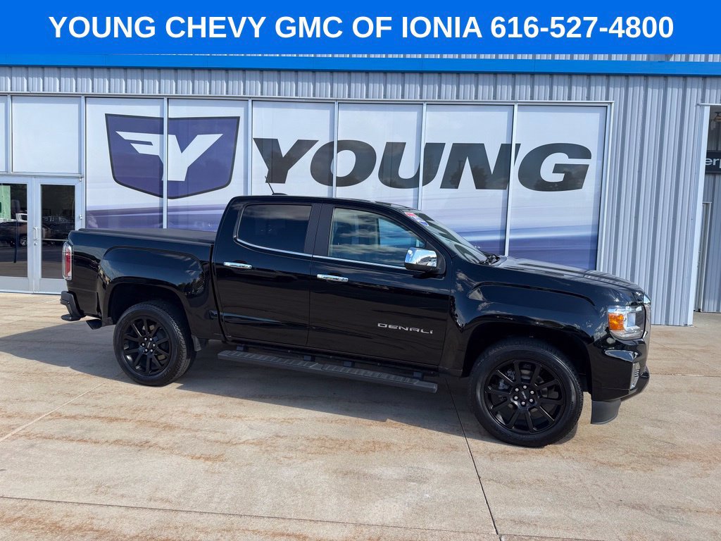 Used 2022 GMC Canyon Denali w/ Denali Black Edition Package AWD/4WD image 1