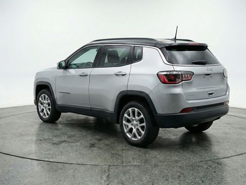 Used 2025 Jeep Compass Limited AWD/4WD image 6