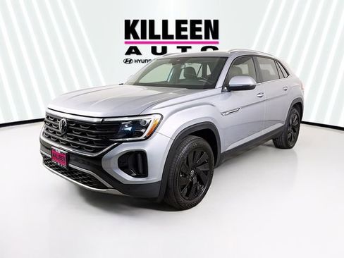 Used 2024 Volkswagen Atlas Cross Sport SE image 3