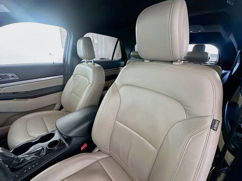 Used 2018 Ford Explorer XLT w/ Equipment Group 202A image 21