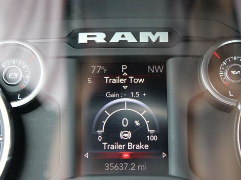 Used 2024 RAM 2500 Big Horn w/ Bed Utility Group AWD/4WD image 28