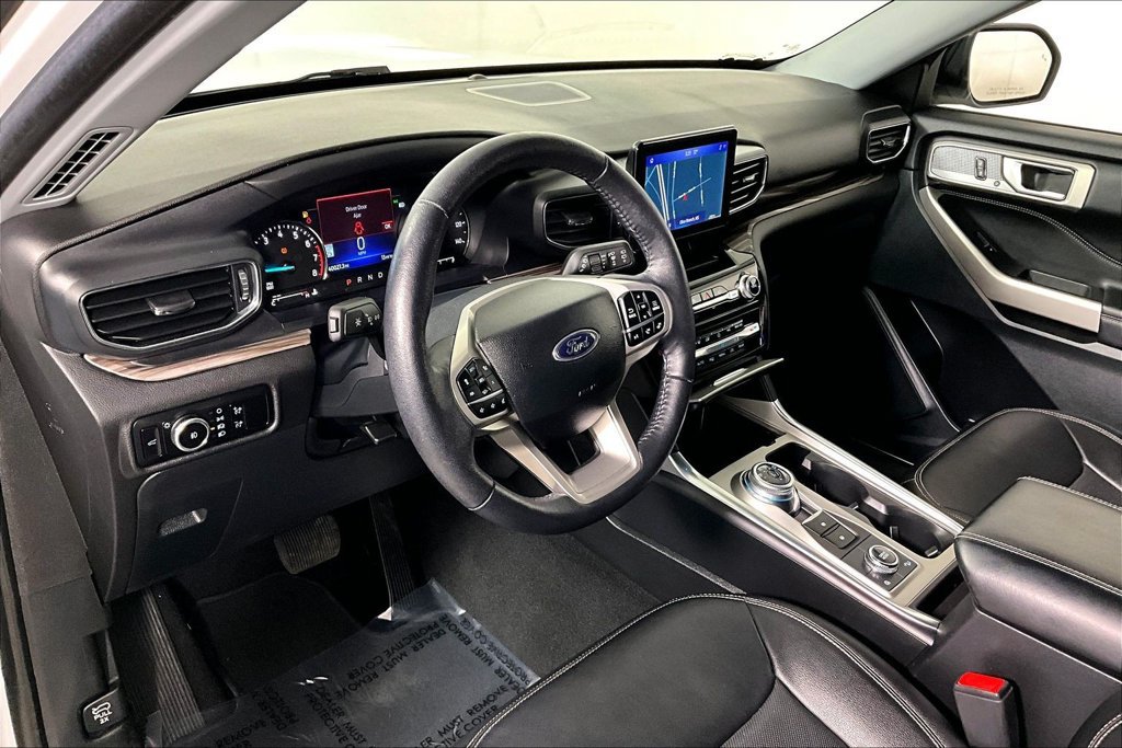 Used 2023 Ford Explorer Limited AWD/4WD image 13