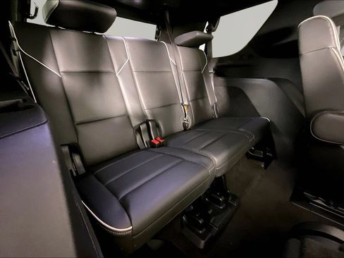 Certified 2023 Cadillac Escalade Premium Luxury AWD/4WD image 24