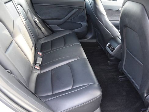 Used 2023 Tesla Model 3 Standard Range image 13