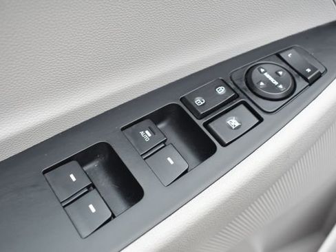 Used 2021 Hyundai Tucson Value w/ Cargo Package image 18