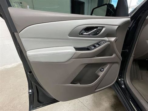 Used 2019 Chevrolet Traverse LT FWD image 10