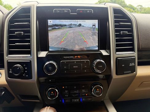 Used 2018 Ford F150 Lariat w/ Equipment Group 501A Mid AWD/4WD image 20