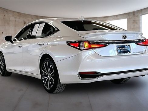 Certified 2023 Lexus ES 250 w/ Premium Package image 4