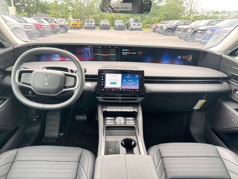New 2026 Lincoln Nautilus Reserve w/ Jet Appearance Package AWD/4WD image 10