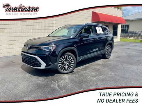Used 2025 Volkswagen Taos SE FWD image 1