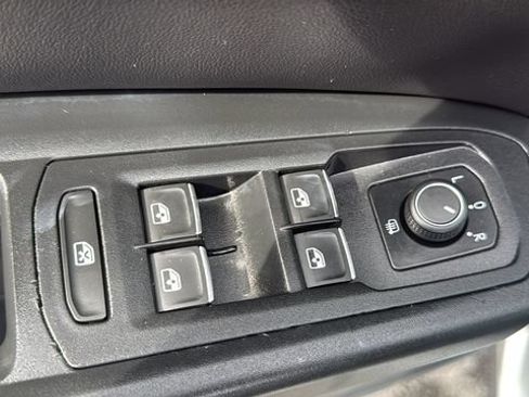 Used 2019 Volkswagen Atlas SE FWD image 12