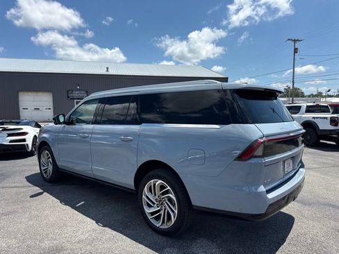 Used 2025 Lincoln Navigator L Reserve AWD/4WD image 9