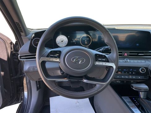 Used 2023 Hyundai Elantra SEL w/ Convenience Package FWD image 21