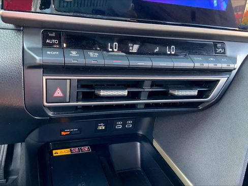 Used 2025 Toyota Camry LE FWD image 32