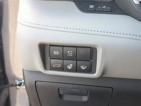 Used 2021 Toyota Highlander Platinum AWD/4WD image 17
