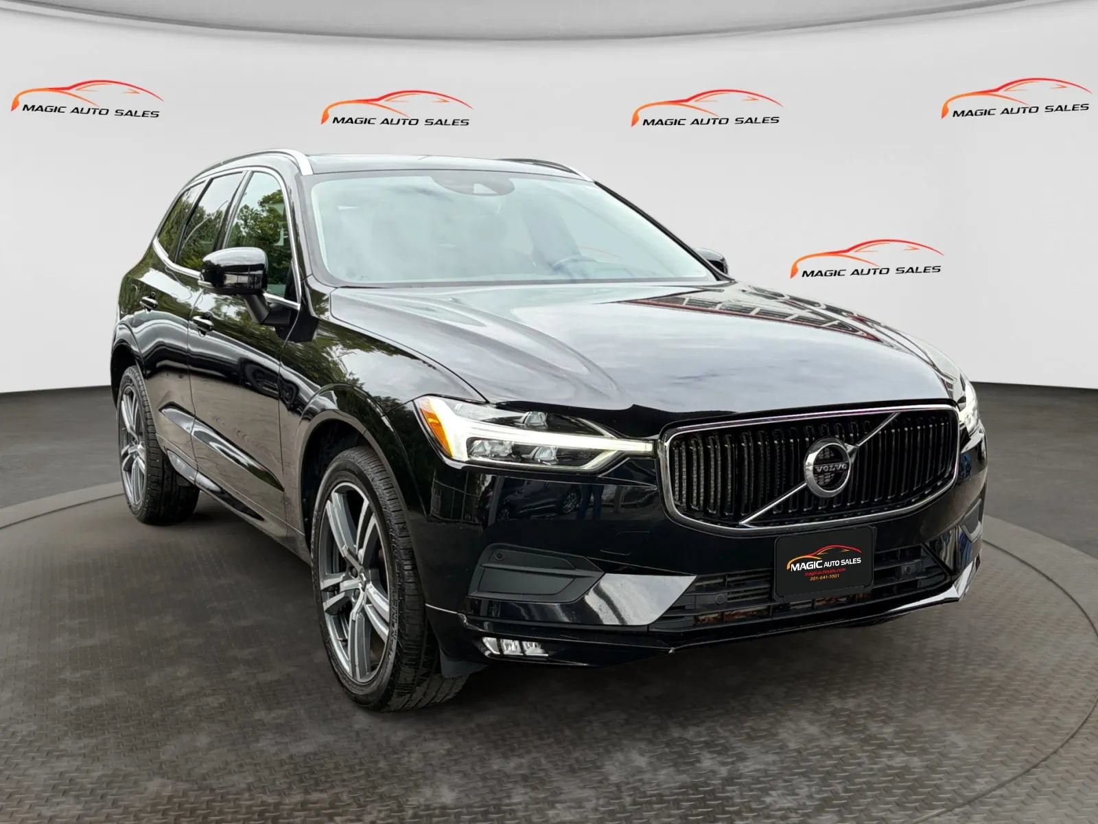 Used 2021 Volvo XC60 T5 Momentum w/ Protection Package Premier AWD/4WD image 5