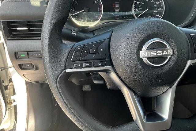 Used 2025 Nissan Sentra SV FWD image 11