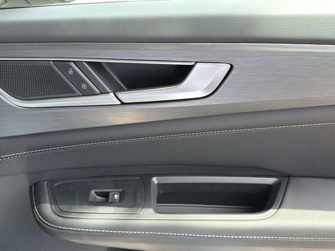 New 2026 Volkswagen Atlas Cross Sport SE AWD/4WD image 13