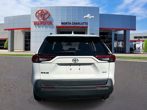 Used 2020 Toyota RAV4 XLE FWD image 7