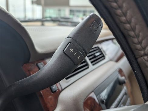 Used 2011 Chevrolet Suburban LT w/ Luxury Package image 20