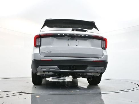 New 2026 Ford Explorer Active w/ Active Comfort Package RWD image 32