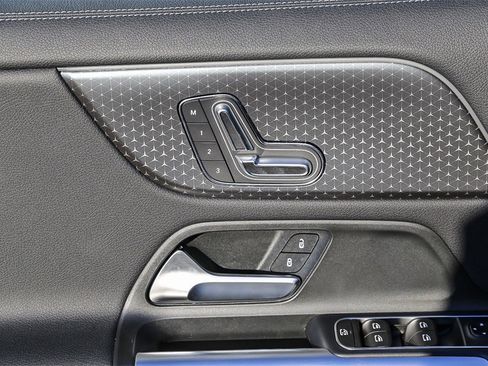 New 2025 Mercedes-Benz GLA 250 4MATIC image 26