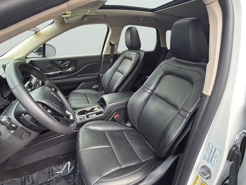 Used 2023 Lincoln Corsair AWD w/ Equipment Group 101A image 23