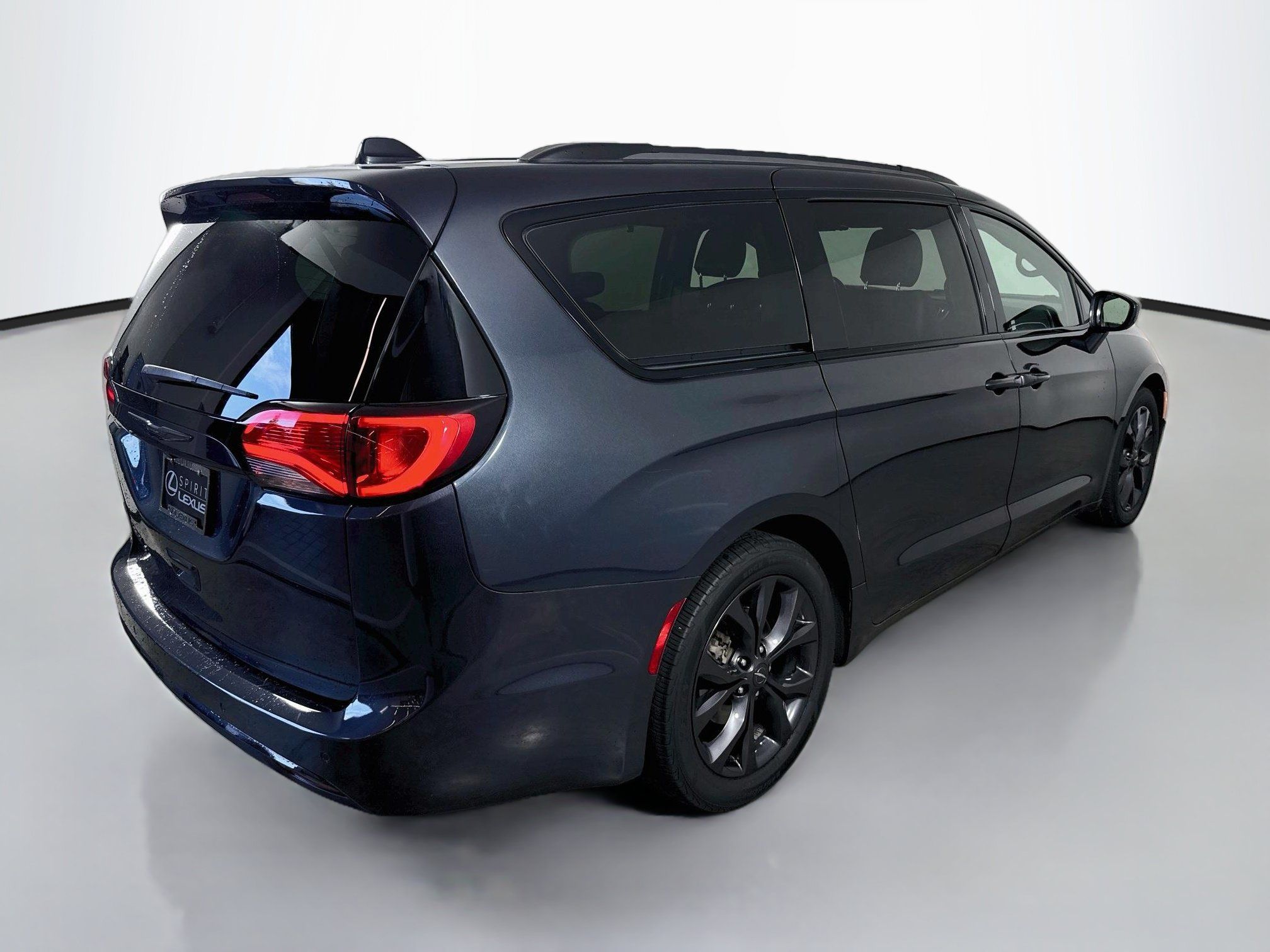 Used 2020 Chrysler Pacifica Touring-L w/ S Appearance Package FWD image 7