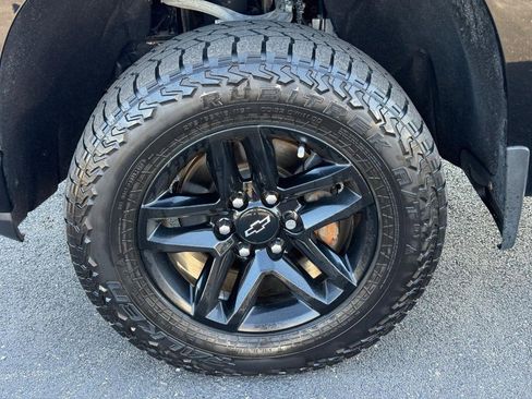 Used 2021 Chevrolet Silverado 1500 LT Trail Boss w/ Convenience Package II image 8