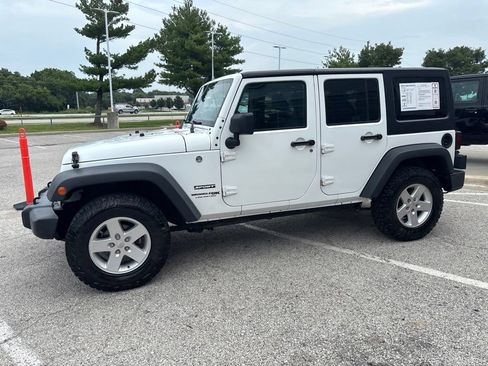 Used 2018 Jeep Wrangler Unlimited Sport S AWD/4WD image 15
