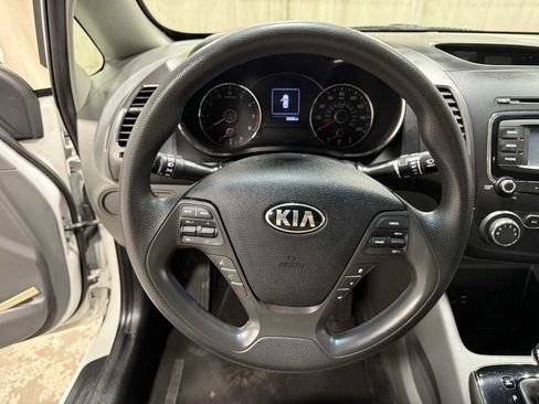Used 2018 Kia Forte LX w/ LX Rear Camera Package FWD image 11