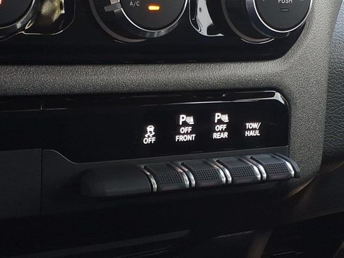 Used 2025 RAM 1500 Warlock AWD/4WD image 18