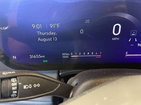 Used 2025 Buick Enclave Preferred w/ Power Package FWD image 9