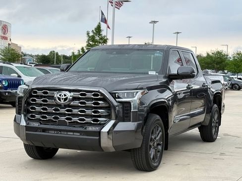 Used 2025 Toyota Tundra Platinum AWD/4WD image 4