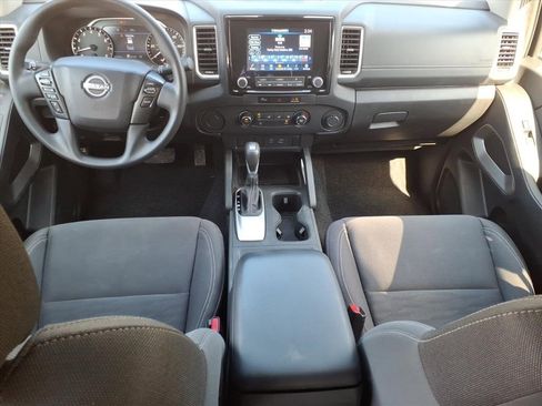 Used 2024 Nissan Frontier SV image 19